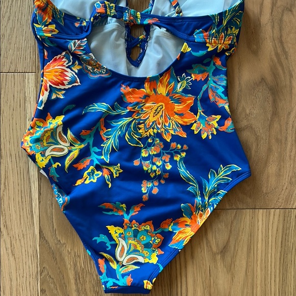 Cupshe | Vibrant Floral One Piece Swimsuit - Picture 5 of 5